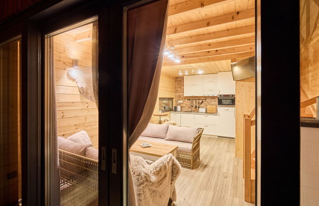 Luxe Timber Lodge & Yoga Loft - Photo 32