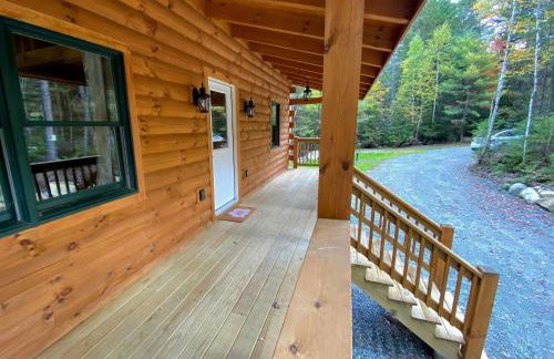 Brand New Log Home Well appointed great location with AC wifi cable fireplace firepit - Foto 48