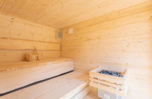 Schwarzwaldhütte am Bach mit Sauna - Foto 18