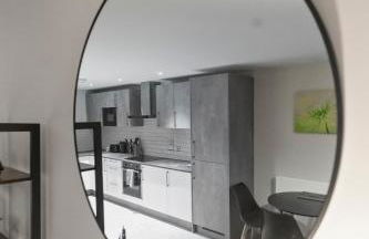 Solihull Flat For 2 with Fast WiFi with Free Secured Parking - Foto 7