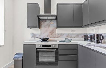 2BR Apartment with Sofa bed I Prime Town Centre Location I Gold St D-Lux, Modern Amenities, Walk to Train, Bus Stations, Shops & Cafés I Leisure and Business Stays Welcome - Foto 45