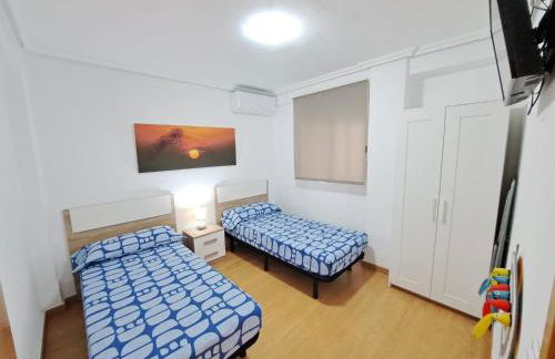 Céntrico apartamento en Valencia próximo parada de metro Ángel Guimerà - Foto 12