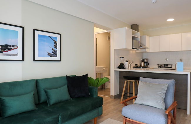 w Spectacular 2BR in the Heart of Miraflores - Photo 1