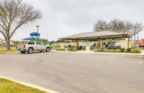 3 Mi to Randolph AFB Family Home with Poker Table! - Foto 26