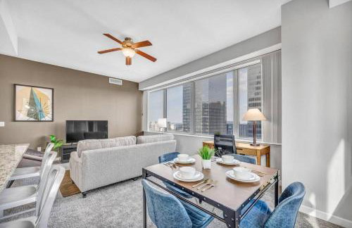 Luxury High-rise Condo w/ Views! Heart of Downtown - Photo 32