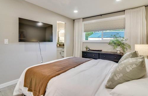 Peace and Serenity in Gresham! Sleek Home with Yard - Photo 14