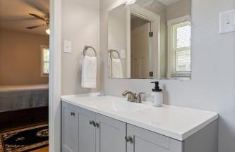 Newly Renovated 5BR 2 Living Rooms Sleeps 10 - Foto 18