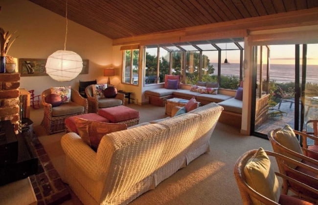 Arch Cape Escape by Avantstay Sensational Clift Top Home w/ Pacific Ocean Views - Photo 8