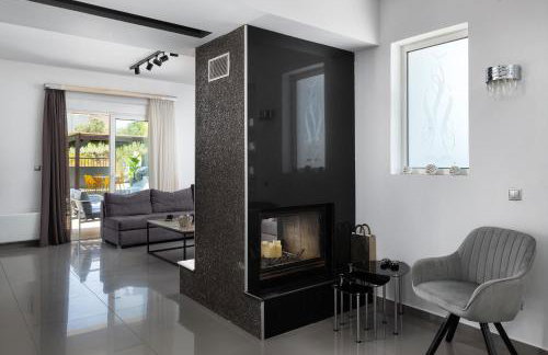 Niovis Villa - Photo 10