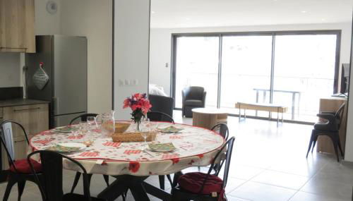 8-guest apartment in Albiez with large balcony - Foto 1