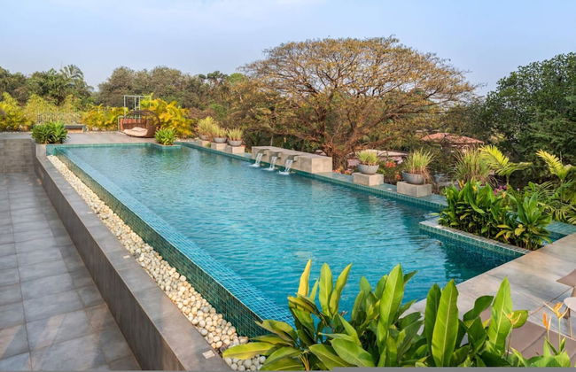 El Arbol by Hireavilla-2br w Rooftop Pool in Nerul - Photo 5