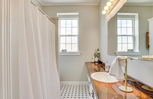 Walk Downtown Inviting Historic Home in Dubuque! - Foto 17