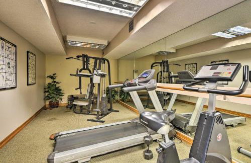 Englewood Apt with Patio in Denver Tech Center - Foto 24