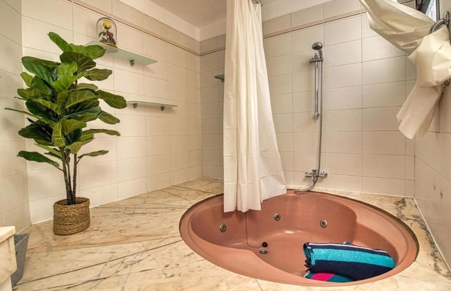 Apartment - Sleeps 4 - Jacuzzi - Terrace - Pool - Photo 10