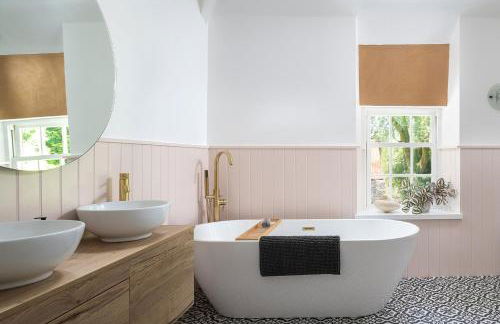 The Cors - Charming Country Escape for Large Family Groups - Photo 22