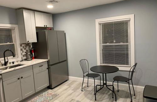 Newly Renovated 2 BR downtown Apt, family getaway. - Foto 8