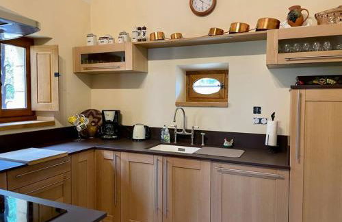 Charming 19th Century Farmhouse with Pool - Foto 39