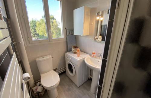 Grand studio calme avec balcon & parking gratuit - Foto 10