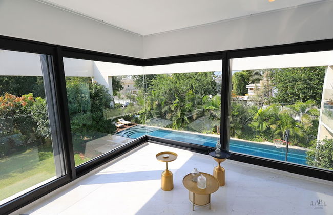 Luxurious Coastal Villa w Pool & Garden - Foto 45