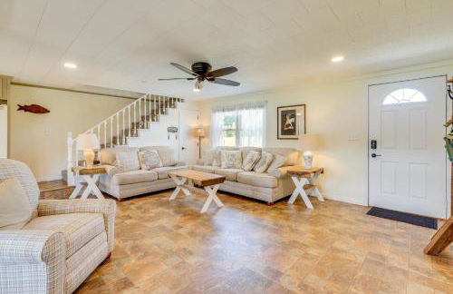 Howe Retreat with Fire Pit and Private Boat Dock! - Foto 4