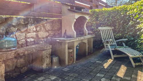 Awesome Home In Aramon With Outdoor Swimming Pool - Foto 2