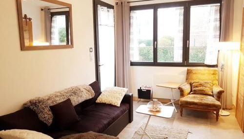 LES VAGUES, terrasse rez-de-ch, parking gratuit, lits faits, animal bienvenu et tout à pied - Foto 2