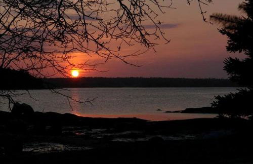 Coastal Vacation Rental with Fireplace near the Acadia National Park in Maine - Foto 11