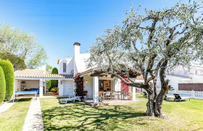 Just 10 Minutes From Sitges, House With Private Garden and Pool- - Foto 55