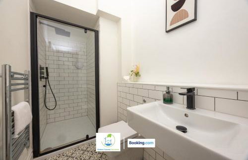 2 Bedroom Apartment By Green Haven Escapes Short Lets & Serviced Accommodation In Leeds with Free WiFi & Parking - Photo 28