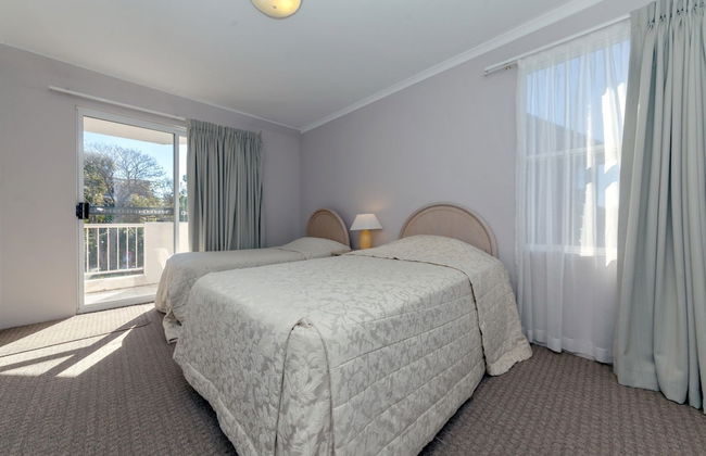 Albacore Unit 4, 12 Ondine Close - Photo 3