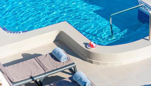 Villa Verode - Private Heated Saltwater Pool - Foto 5, sunbed