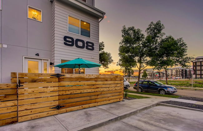 Elegant Townhome Near Old Town, Breweries and River! - Foto 49