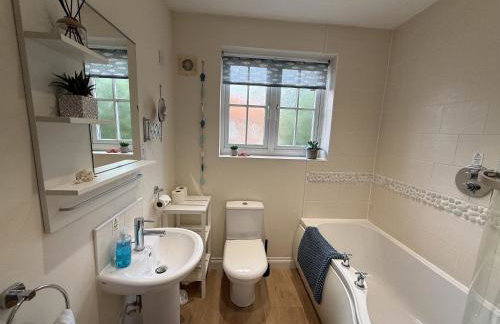 Seaside Cottage, The Bay, 2 bedrooms, patio, parking nearby, 2 dogs welcome - Foto 12