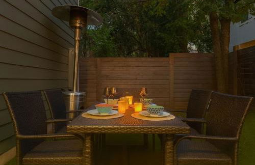 Luxe 2023NewBuild Entire home with 3BR 7BDs Ideal for Long Winter Stays, Outdoor, Central - Foto 8