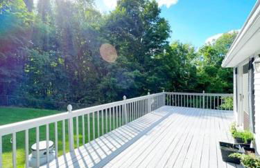 Luxe 10 guest Cottage Ski-Golf-Firepit-Lakes-Hike - Foto 3