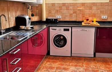 Serene mountain views Spacious garden and sole use of the 10x5m pool - Foto 11