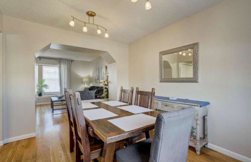 Deep Blue Spacious Escape w Hot Tub & Playground - Foto 19