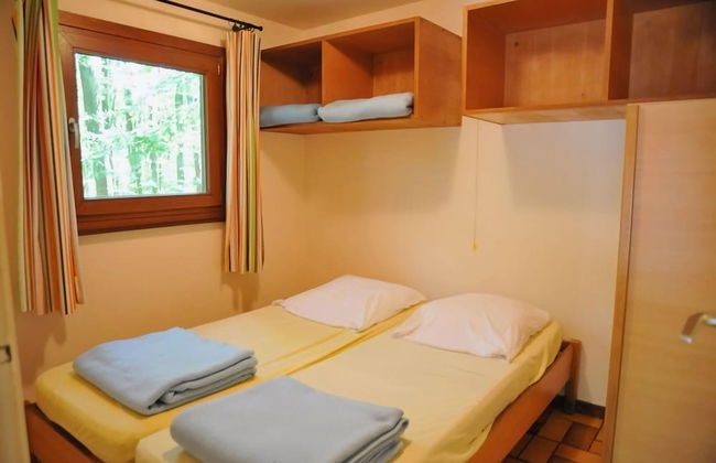 Cozy, Wooden Chalet With a Microwave, Located in a Forest - Foto 5