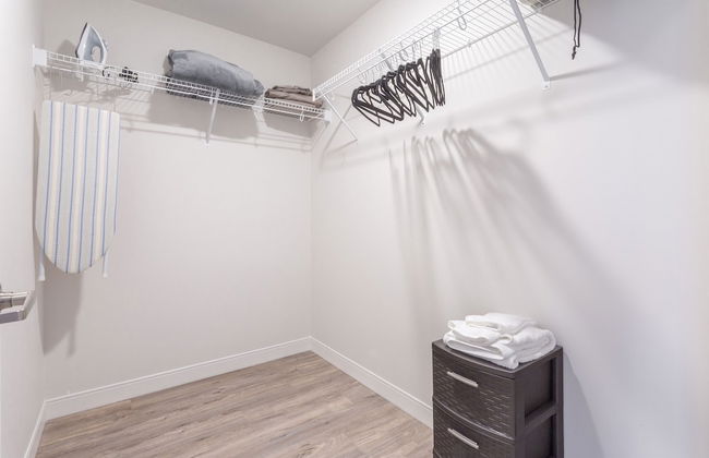 Domicile Suites at Cove - Photo 33