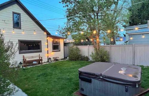Bo's Queen Anne with Hot Tub and fenced backyard - Foto 1