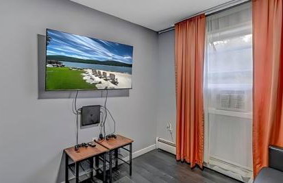 Peaceful Pocono Home with Hot Tub, gym, & office - Foto 23