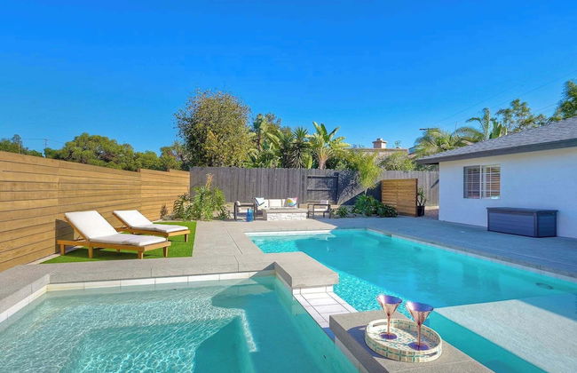 Immaculate 3 BDR in Oceanside - Private Pool & Spa - Photo 2