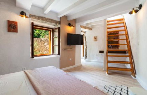 2 Bedroom Beautiful Home In Pitve - Photo 14