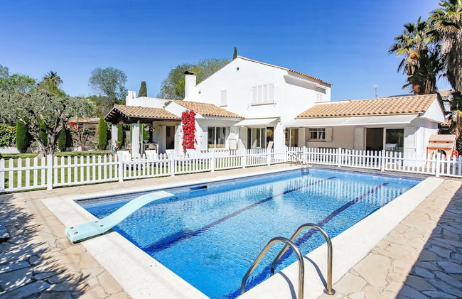 Just 10 Minutes From Sitges, House With Private Garden and Pool- - Foto 37