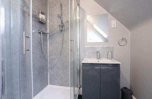 Stunning 3 bed House - Nr Kings Mill Hospital - 2 Parking Spaces, Wifi & Garden - Foto 31