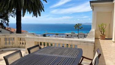 PALMERAIE - Magnifique appartement d'époque avec Vue Mer 4 personnes avec terrasse Le Port Nice - Foto 4