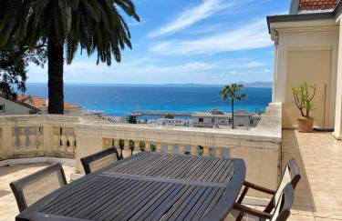 PALMERAIE - Magnifique appartement d'époque avec Vue Mer 4 personnes avec terrasse Le Port Nice - Photo 4
