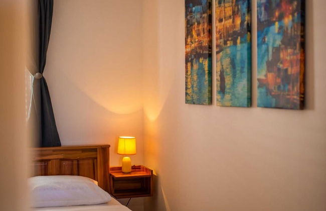 Charming and Tranquil Kastel Gomilica Apartment With Balcony and Patio - Foto 10