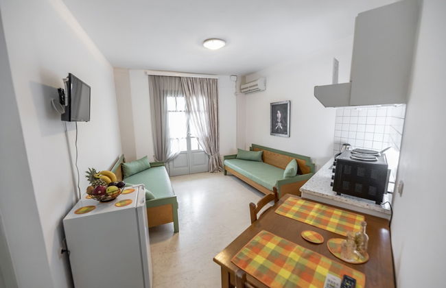 Helen Suites - Photo 9