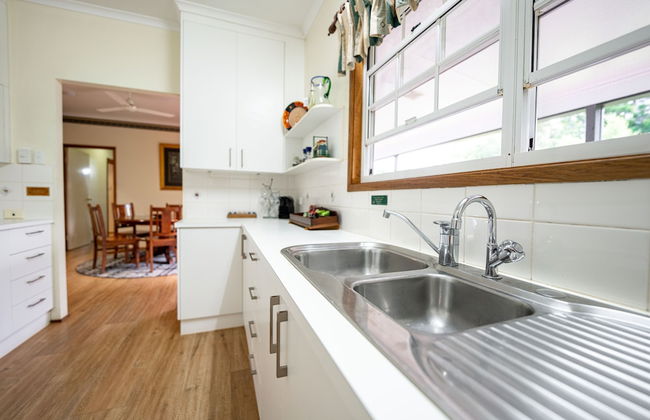 Birds 'n' Bloom Cottages - Photo 22